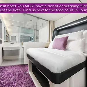 https://yotel-schiphol-airport.amsterdamhotelsnl.com